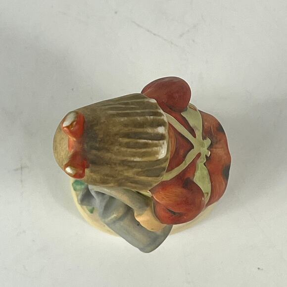 Vintage 1983 Hummel Figurine Goebel Little Gardener #74 TMK-5 Girl Watering Can - Picture 6 of 11